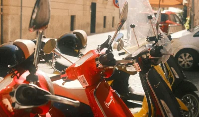 AM kategóriás segédmotoros (moped) vezetői képzés – Modern Mobil Group